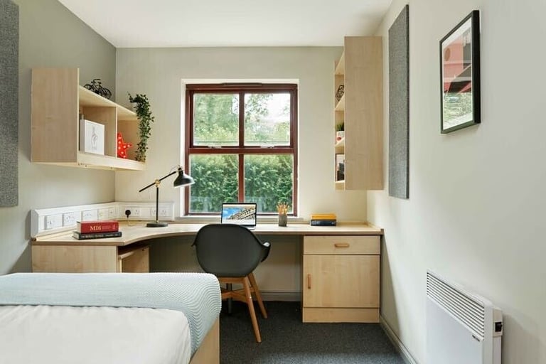 STUDENT ROOMS TO RENT IN HUDDERSFIELD CLASSIC EN-SUITE 3/4 DOUBLE BED ...
