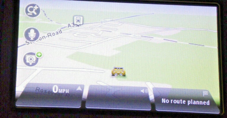 TOMTOM 4EV52 Z1230 SMART SAT NAV UNIT EUROPEAN MAPS SPEED CAMERAS IN CASE