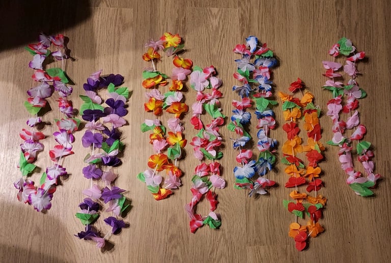 image for Hawaiian Lei / Garlands - Many colours NEW 