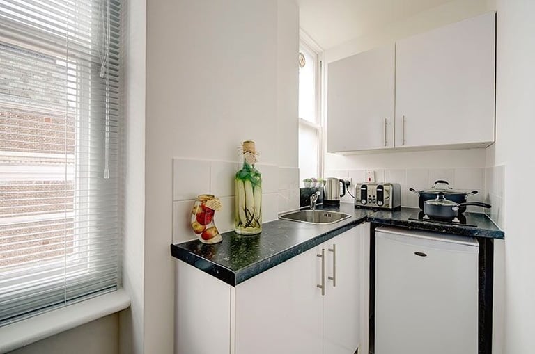 Short Term Let. Fully Furnished Studio in HydePark available now!!!
