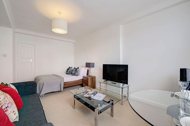 Short Term Let. Fully Furnished Studio in HydePark available now!!!