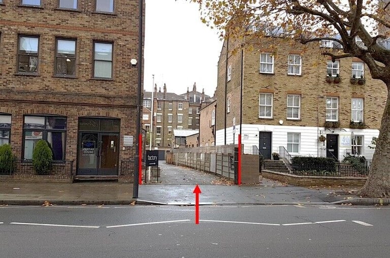 Garage/Parking/Storage to rent: King Street (r/o 318), London W6 0RR