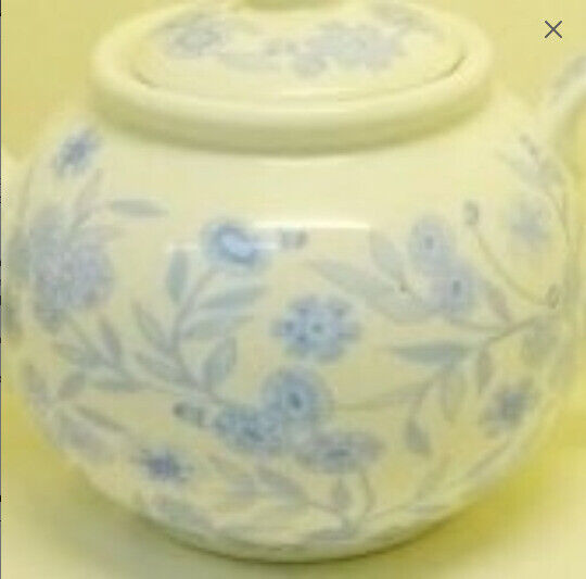 LARGE PORCELAIN TEAPOT - Light Blue Leafy Floral Pattern - 6 Cups - Dishwasher & Microwave Safe