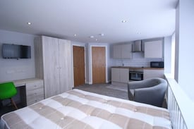 STUDENT ROOMS TO RENT IN DERBY. PREMIUM STUDIO WITH DOUBLE BED, PRIVATE BATHROOM, KITCHEN, WARDROBE