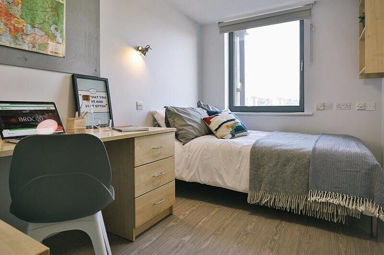 STUDENT ROOMS TO RENT IN SHEFFIELD. EN-SUITE WITH PRIVATE ROOM, BATHROOM, STUDY SPACE AND WARDROBE