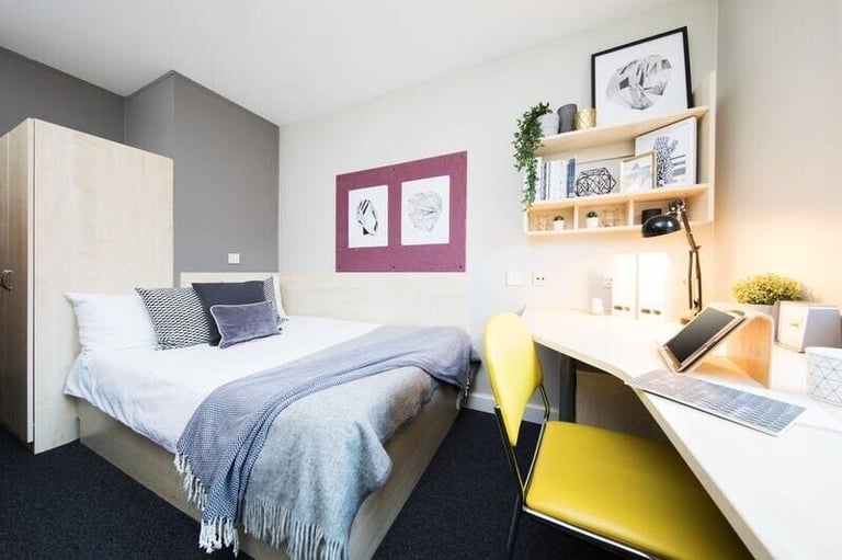 STUDENT ROOMS TO RENT IN COVENTRY. ENSUITE WITH 3/4 DOUBLE BED, PRIVATE ROOM, BATHROOM, STUDY DESK