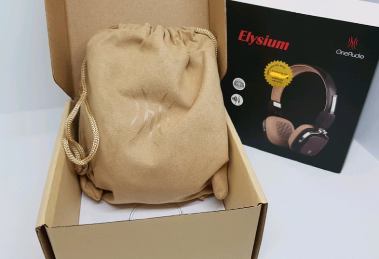 Premium quality wireless foldable headphones with deep bass 