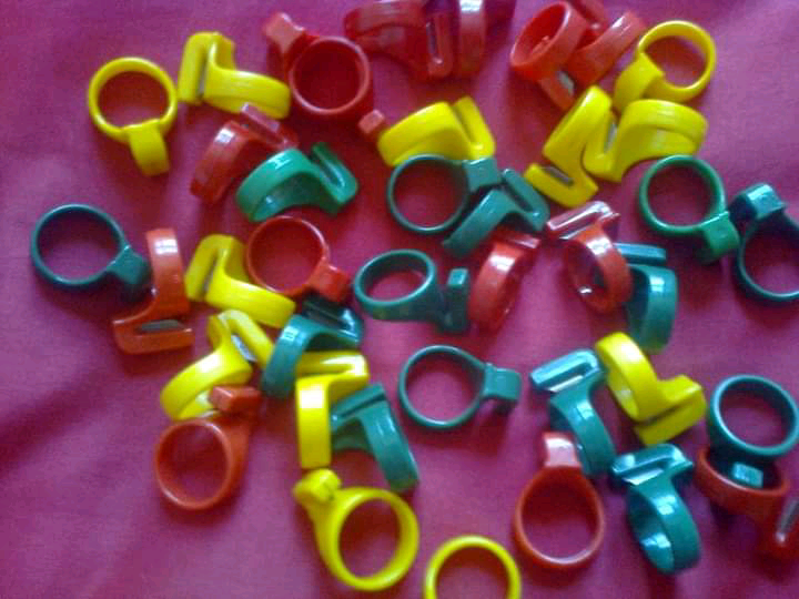 Textiles rings plastic (50) for sale