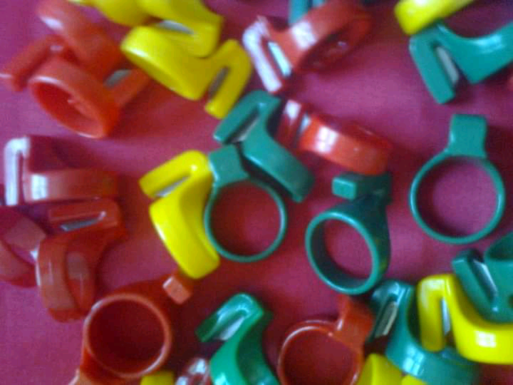 Textiles rings plastic (50) for sale