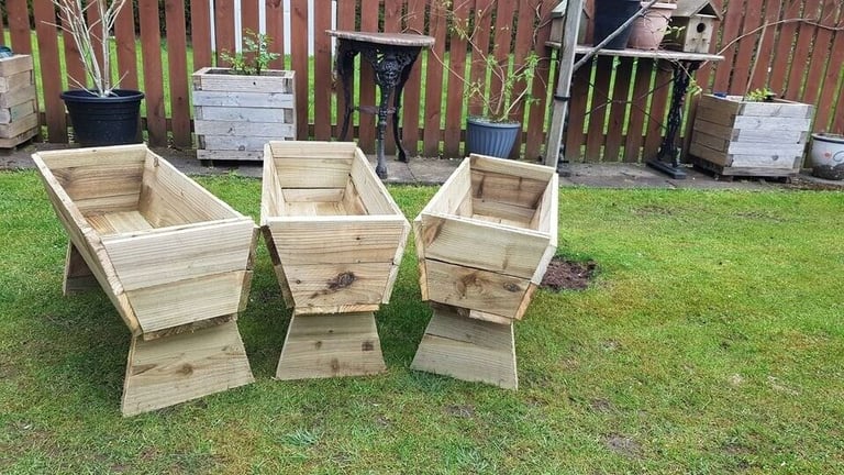 Cradle troughs