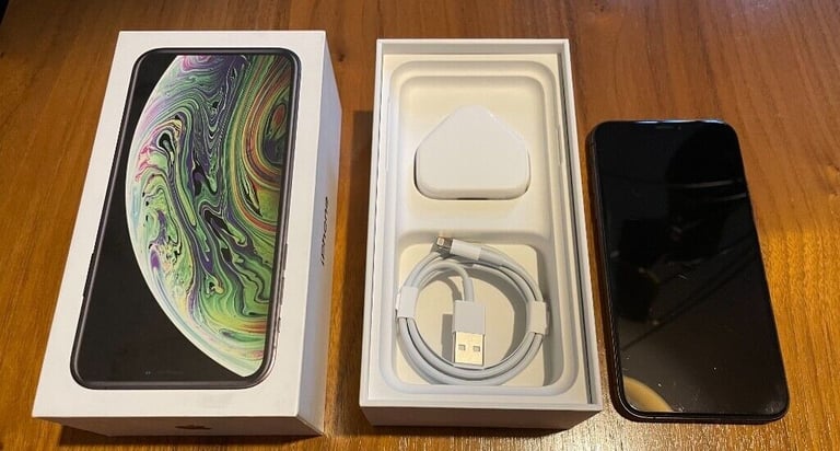 iPhone XS, Unlocked, 64GB - Excellent Condition