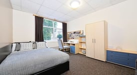 STUDENT ROOM TO RENT IN COVENTRY. STANDARD APARTMENT WITH PRIVATE ROOM, WARDROPE AND STUDY SPACE
