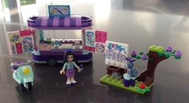 LEGO Friends Emma’s Art Stand (41332)