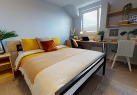 STUDENT ROOMS TO RENT IN LEICESTER. EN-SUITE WITH DOUBLE BED, PRIVATE ROOM, BATHROOM AND STUDY SPACE