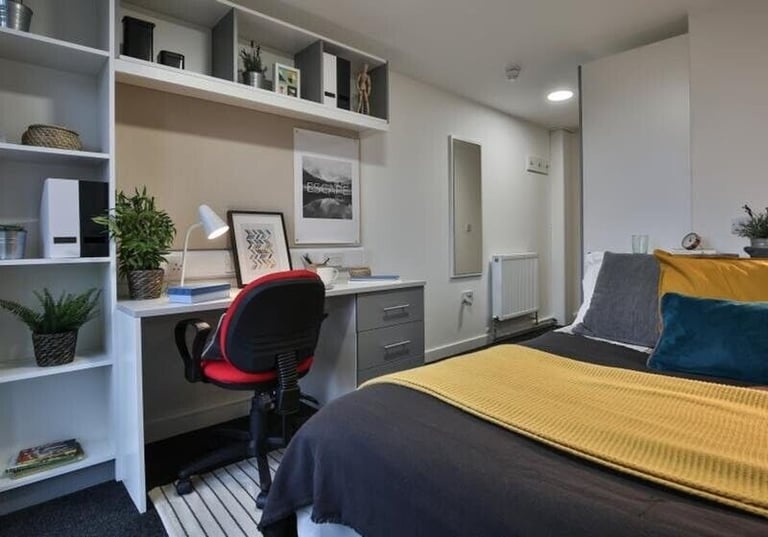 STUDENT ROOMS TO RENT IN SHEFFIELD. EN SUITE WITH PRIVATE ROOM, BATHROOM, KITCHEN, STUDY AREA