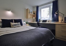 STUDENT ROOMS TO RENT IN LINCOLN. EN-SUITE & STUDIO WITH PRIVATE ROOM, BATHROOM, STUDY DESK & CHAIR