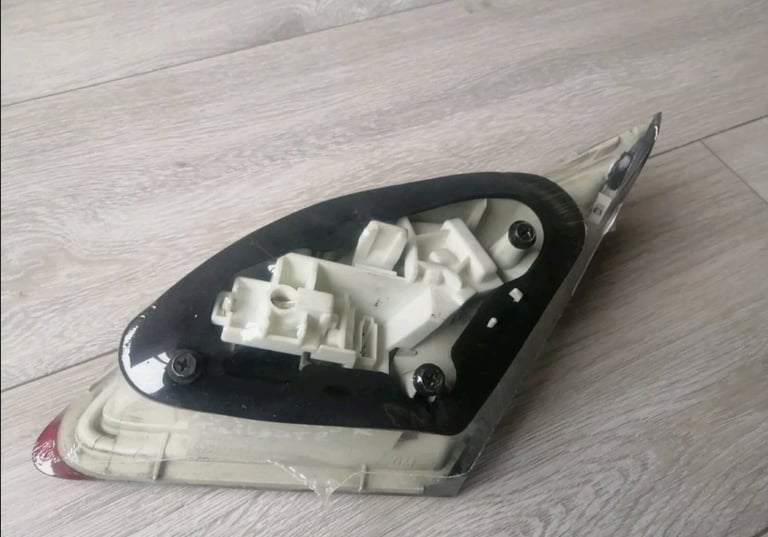 BRAND NEW ASTRA NSR TAILGATE Car Light.VAUXHALL ASTRA J 2009-2015
