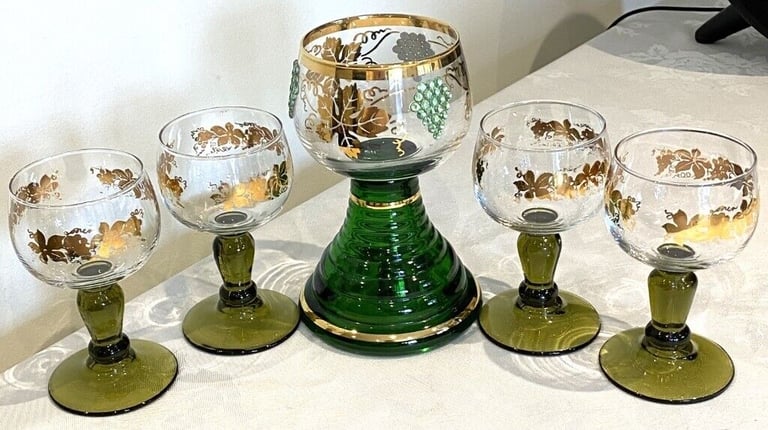 SET OF AUSTRIAN 1960's LARGE MUSICAL GOBLET, AND 4 WINE GLASSES IN GREEN & GOLD, VERY RARE