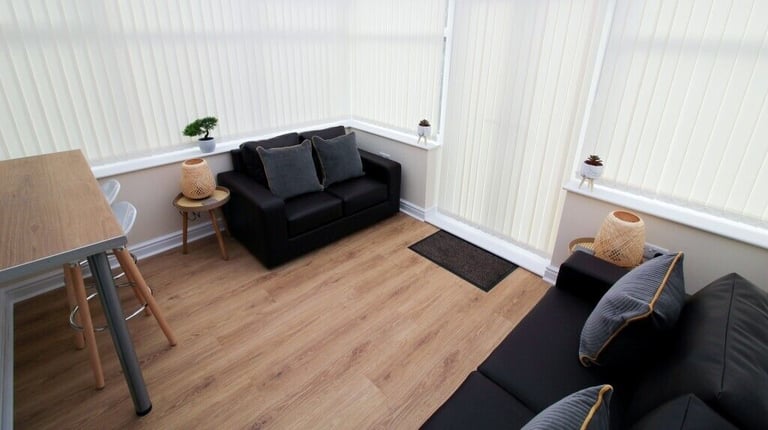 Stunning Double En-Suite Rooms in Woodlands!!