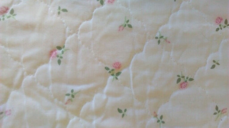 Single bed VALANCE white with pink roses, St Michael brand, Marks & Spencer, smoke free home