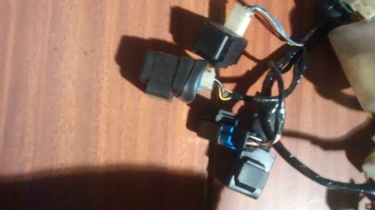 HONDA CBR600 FX FY F4 F4i CBR 99-2000 STARTER SOLONOID, FLASHER, HEADLIGHT & FUEL PUMP RELAY