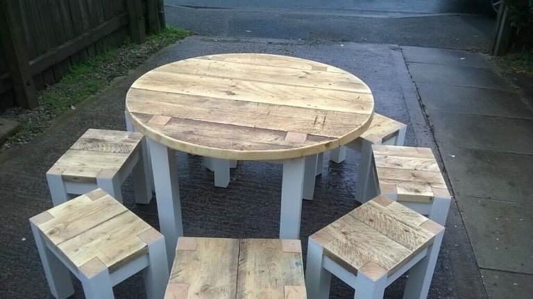 HAND MADE TIMBER DINING,COFFEE TABLES,TV UNIT,BEDS,CHAIRS,BENCHES,ANYTHING MADE SEE AD