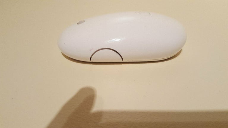 Very Good Condition Genuine Apple Mighty Mouse A1197 Wireless Bluetooth
