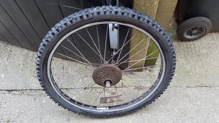 24inch MTB Mountain bike Wheels with kenda kinetic tyres 24x2.60 front and 24x2.30 rear
