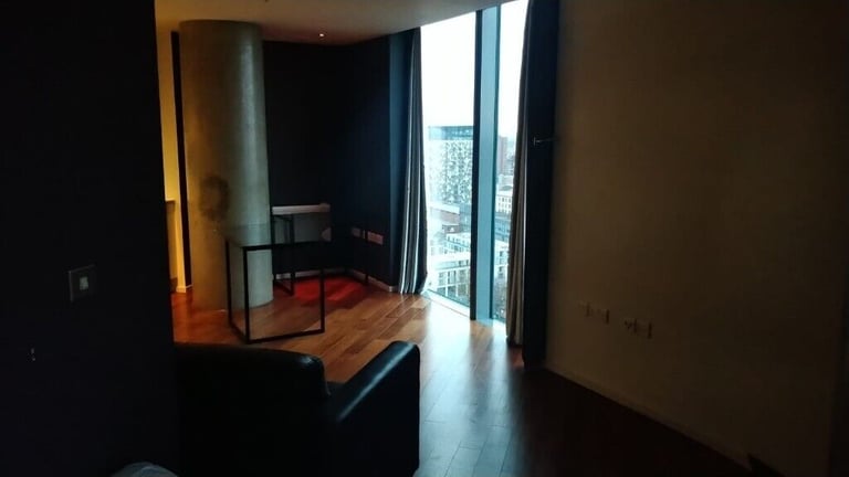 REDUCED!!! STUNNING VIEWS OF BIRIMINGHAM - 27TH FLOOR CITY CENTRE APARTMENT 