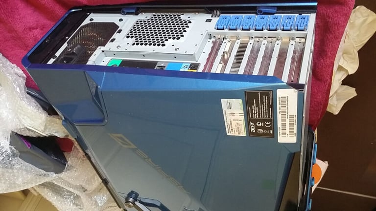ACER ASPIRE PREDATOR G77-200 WATER COOLING,GRAPHIC CARD, AMD PHENOM QUAD CORE  P.S READ THE AD  