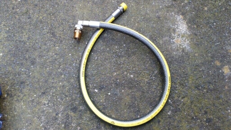 image for Oven Cooker Gas Supply Midbrass 1 Metre Pipe Flexible Hose Angle Micropoint EN14800