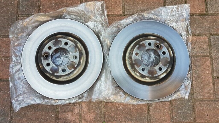 image for Land Rover Discovery 4 OEM Brembo Front Brake Discs 360mm & rear discs