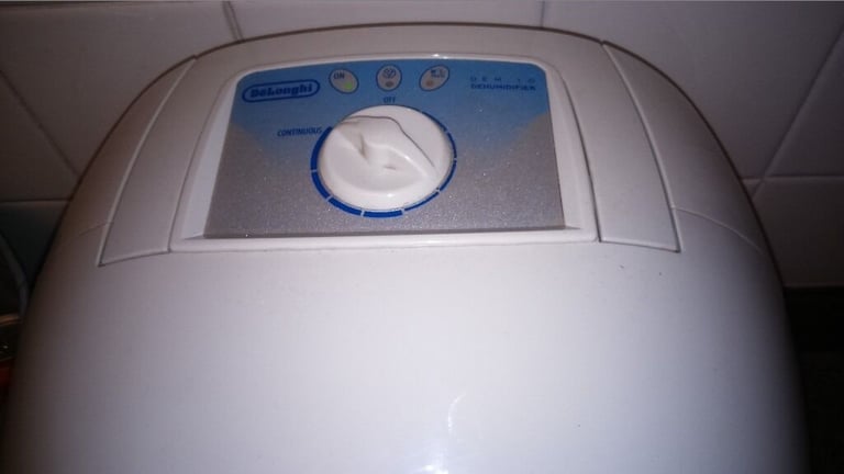 DEHUMIDIFIER DELOUNGHI DEM 10 GOOD WORKING CONDITION
