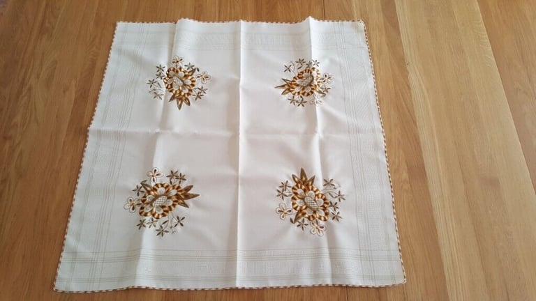 Small tablecloth/covering for small table  Approx 70cm square (unused)