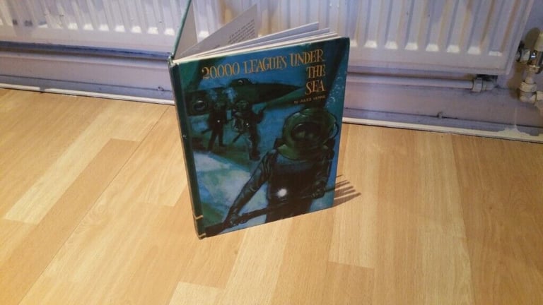 Rare Vintage 60's Edition 20, 000 LEAGUES UNDER THE Sea by JOULES VERNE. Large Hardback Book. 