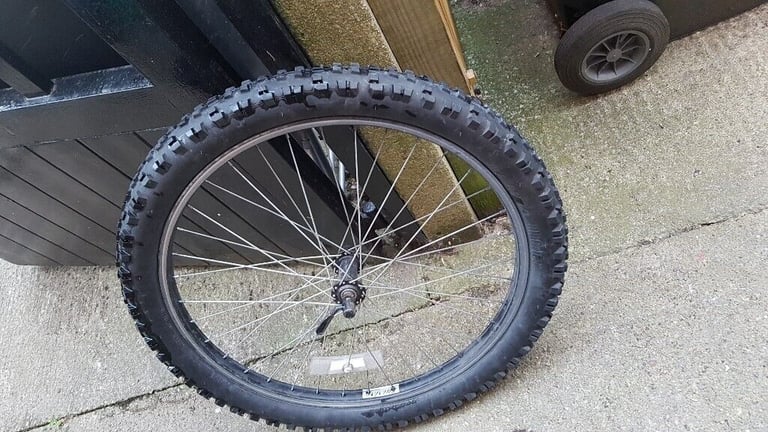 24inch MTB Mountain bike Wheels with kenda kinetic tyres 24x2.60 front and  24x2.30 rear | in York, North Yorkshire | Gumtree