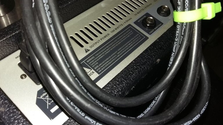 Peavey PV.i 14B 4 channel powered mixer