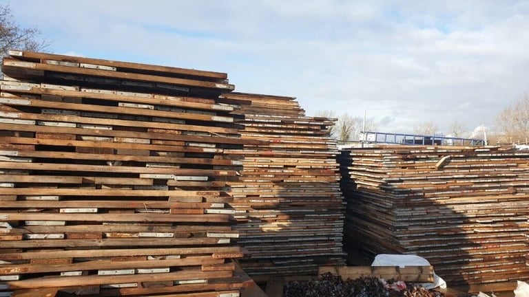 13' NEW @ £15 & 13' USED @ £10- SCAFFOLD BOARDS - HIGH QUALITY- GRADED & BANDED