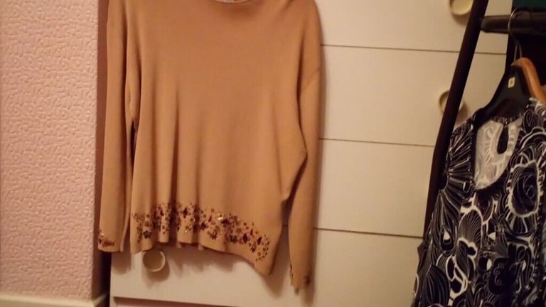 Wallis top