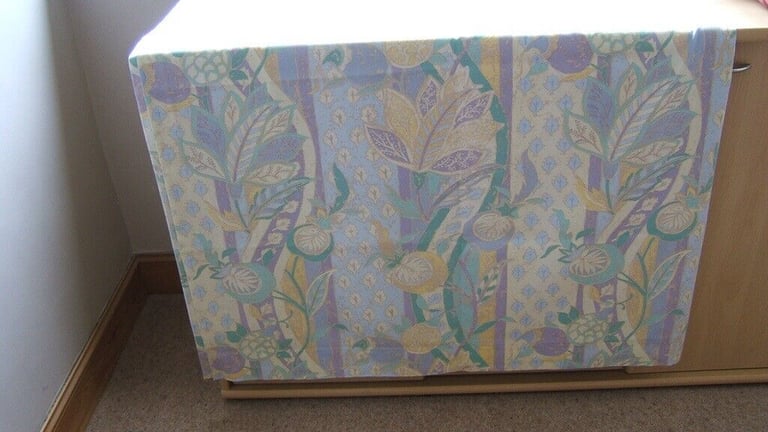 BED LINEN & MATCHING CURTAINS