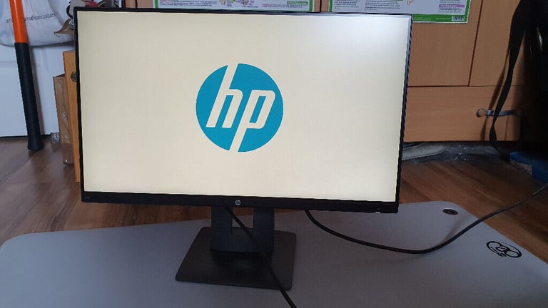 HP Z23n 23-inch Narrow Bezel IPS Display Monitor