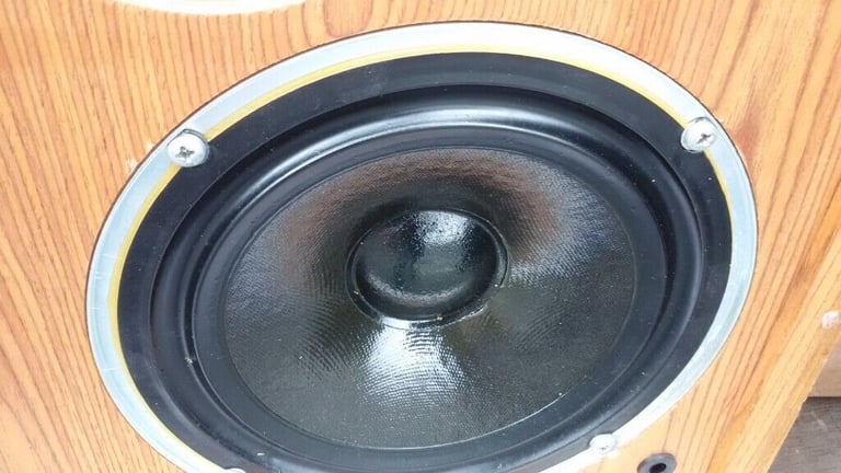 Speakers pair