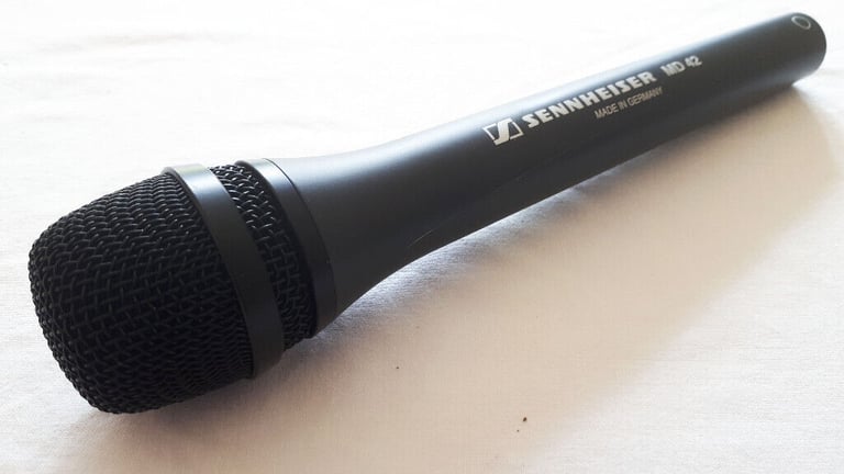 Sennheiser MD42 Reporters Mike. High-quality omni-directional microphone.