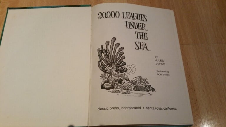 Rare Vintage 60's Edition 20, 000 LEAGUES UNDER THE Sea by JOULES VERNE. Large Hardback Book. 