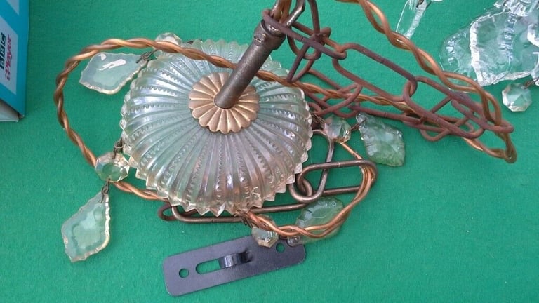 *reduced* Genuine ITALIAN CHANDELIER. Needs building up, please see photos.