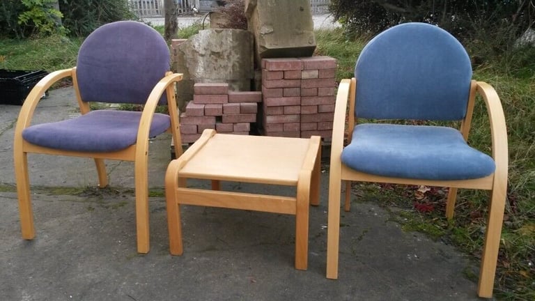 reception chairs and table