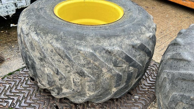 floating tyres tractor front 38x20.00-16 Whit Rims