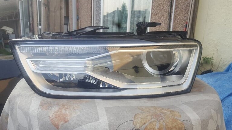 image for AUDI Q3 - LED - XENON HEADLIGHT - PASSENGER SIDE - COMPLETE - 2