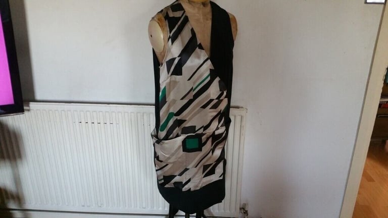 Vintage 80's Designer ETRO Pure Silk Cross Body Dress. Ex Cond. Size : M ( I 44 ). Made in Italy 