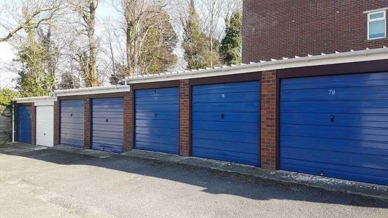 image for Garage/Parking/Storage to rent: Mayenne Place, Devizes, Wiltshire SN10 1QS - GATED SITE